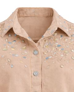 Chaqueta Vaquera Corta Beige Personalizada para Mujer con Adornos de Diamantes de Imitación en los Hombros, Botones y Manga Larga, Estilo Casual y Moderno - Product Image 3