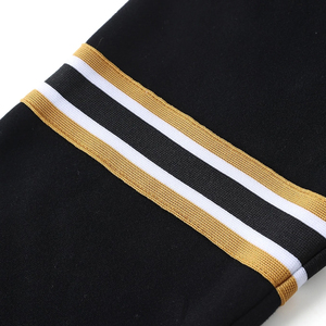 อัลฟ่าขายส่ง |   ฟี |   เสื้อสเวตเชิ้ตผู้ชายอัลฟ่า เอ็มโบรดิรี ฟราตเตอร์นีตี้ |   เสื้อคอกลมปักลายแถบสำหรับผู้ชายแบบสั่งทำพิเศษ - Product Image 4