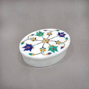 Boîte à bijoux ovale de luxe en marbre blanc gravé, incrustée, faite à la main, pour rangement de cadeaux, de qualité supérieure, indienne, au meilleur prix de gros en gros - Product Image 1