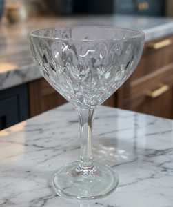 Cadeau d'Anniversaire et de Noël : Verre à Vin Élégant et Fin pour Flûtes, Tige Courte, Base Luxe, Tasse à Boisson Écologique - Product Image 1