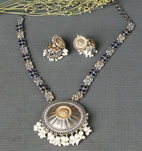 Ensemble de pendentifs vintage en forme de disque royal en acier inoxydable plaqué or antique et argent, motif floral bohème avec pierres de zircon, pour mariage féminin - Product Image 3