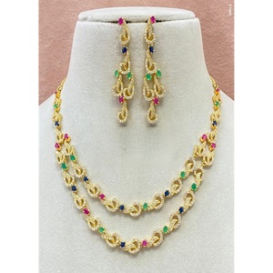 Ensemble élégant de collier et boucles d'oreilles en laiton plaqué or avec moissanite pour femme, cadeau de mariage tendance, idéal pour les soirées - Product Image 1