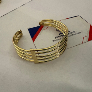 Brazalete Ajustable de Latón con Baño de Oro, Hecho a Mano, Diseño Moderno, Joyería de Lujo, Nuevo Diseño Artesanal - Product Image 1