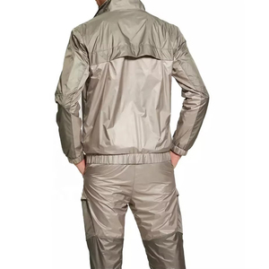 ชุดเซ็ตเสื้อแจ็คเก็ตและกางเกงวอร์มแบบซิป ยูนิเซ็กซ์ สั่งทำได้ เป็นมิตรต่อสิ่งแวดล้อม ระบายอากาศได้ดี กันลม ผลิตจากไนลอน มีไซส์พลัส - Product Image 3