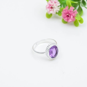 Bague en Améthyste de Qualité Supérieure, Argent Sterling 925, Bijou Minimaliste Raffiné, Cadeau pour Femme pour Mariage, Fiançailles, Anniversaire - Product Image 4