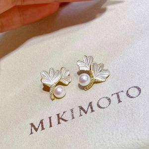 Exquises boucles d'oreilles en forme de feuille de ginkgo en perles d'eau douce de 6-7 mm, clous d'oreille en argent pur de qualité 5A, boucles d'oreilles en perles d'eau douce de 6-7 mm - Product Image 1