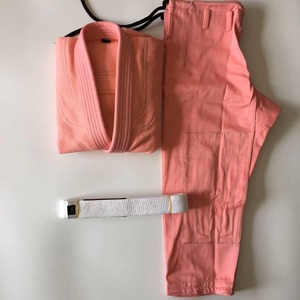 Kimono de Jiu Jitsu Rosa Personalizado para Mujer, 100% Algodón, Tejido Perlado, Ligero y de Alta Resistencia, Uniforme para Sparring Intenso - Product Image 1