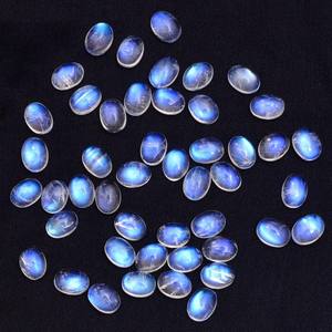 มูนสโตนสีรุ้งธรรมชาติ รูปไข่ ทรงคาโบชอง ขนาดมาตรฐาน  พร้อมใบรับรอง  ไม่ผ่านการปรับแต่ง  พร้อมสำหรับการฝังในเครื่องประดับ - Product Image 6