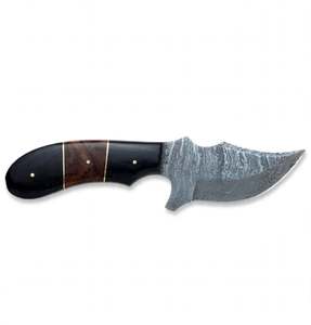 Cuchillo utilitario compacto de acero damasco con perfil de doble protección para los dedos y mango de palisandro y ébano. - Product Image 1