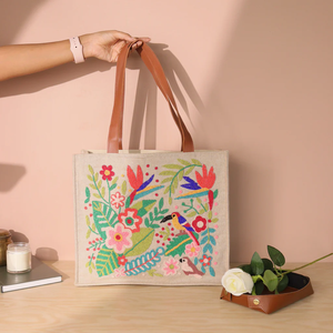 Bolso Tote Personalizado Jillian con Cuentas, Cierre Abierto y Bordado Estilo Tortuga Marina por Whimsy Art Craft - Product Image 1