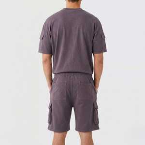 Conjunto de pantalones cortos cargo a la moda para hombre, camiseta de color sólido y pantalones cortos de verano, conjunto de dos piezas, ropa informal de calle, estilo relajado con bolsillos. - Product Image 2