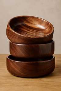 Bol de service artisanal en bois d'acacia avec impression émaillée, vaisselle en bois écologique d'Inde - Product Image 3