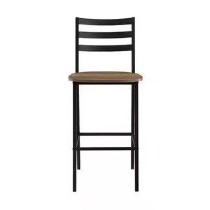 Taburete y Silla de Bar Personalizados con Patas de Alambre Plateado y Asiento Redondo de Latón, Ideales para Uso en Bares, Discotecas y Salones - Product Image 6