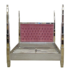 เตียงสี่เสาหรูหรา พร้อมกระจก  โครงไม้และแผงกระจก หุ้มด้วยผ้ากำมะหยี่ที่หัวเตียง สำหรับเฟอร์นิเจอร์บ้านสไตล์โมเดิร์น - Product Image 3