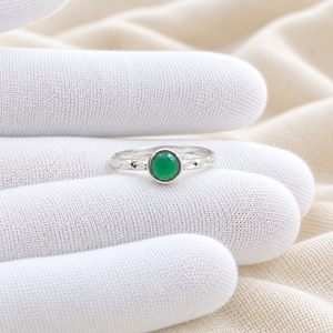 925 <b>Sterling</b> <b>Silver</b> Round Green Onyx Gemstone <b>Ring</b> 1.4g with Bezel Setting and Hammered <b>Band</b> Wholesale Jewelry - Product Image 4
