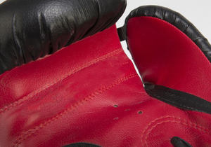 Gants de boxe en cuir MMA à prix raisonnables, avec logo personnalisé, vêtements d'arts martiaux, gants MMA en couleur personnalisée - Product Image 5