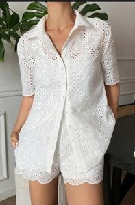 Ensemble coordonné chemise et short blancs en broderie anglaise pour femme - Product Image 5