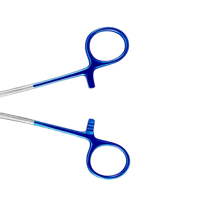 Pinzas Hemostáticas de Carburo de Tungsteno de 5.5 Pulgadas con Insertos Cruzados Serrados, Portaagujas de Acero Inoxidable y Pinzas de Sujeción - Product Image 4