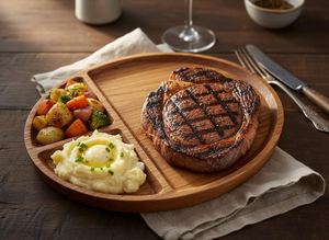Plato de madera de acacia, plato dividido para adultos, platos de madera para la cena, bandeja redonda de madera, platos para servir comida para uso doméstico. - Product Image 3