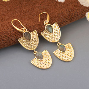 Boucles d'oreilles pendantes en laiton de designer, forme poire, labradorite naturelle, plaqué or 18 carats, double pierre précieuse, pour femme, idéales pour les soirées - Product Image 3
