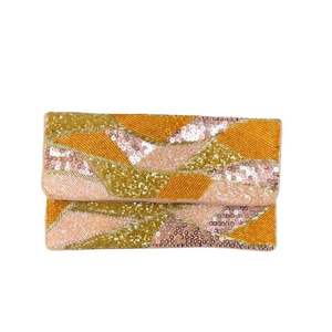 Bolso de Mano de Lujo con Motivo Floral Artesanal, Pequeño y Elegante, Bordado con Cuentas, Diseño Intrincado, Cuentas Cosidas a Mano - Product Image 3