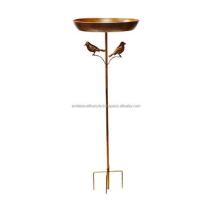 Baño para pájaros de metal de alta calidad para exteriores, accesorio de jardín con construcción duradera y acabado resistente a la intemperie, ideal para atraer aves. - Product Image 3