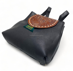 Sac à dos pour ordinateur portable personnalisé de luxe pour femmes de haute qualité avec RFID sac en cuir personnalisé de style extérieur et design d'école - Product Image 5