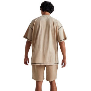 ชุดเสื้อยืดและกางเกงขาสั้นกีฬาฤดูร้อนโลโก้แบบกำหนดเอง ชุดวิ่งผ้าฝ้ายสำหรับผู้ชายแบบกำหนดเอง - Product Image 2