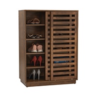 Meuble à chaussures minimaliste contemporain en bois avec portes coulissantes à lattes, finition noyer, autoportant, pour salon et entrée