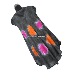Robe parapluie maxi pour femme, style bohème, col rond, tie-dye, fabriquée en Inde, idéale pour la plage, les festivals d'été et comme cache-maillot. - Product Image 1