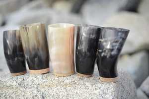 Verre à vin en corne de bœuf véritable de haute qualité, personnalisable, style Viking, poli, motif animal, religieux, écologique, pour eau et bière - Product Image 3