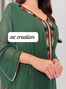 Vestido Abaya Kaftan Azul Marino Bordado de Az Creation, con Mangas Anchas, Tela de Seda con Flores, para Fiestas - Product Image 1