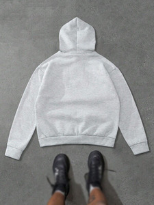 เสื้อฮู้ดผู้ชายประดับเพชรเทียมแบบกระจายตัว ทรงโอเวอร์ไซส์ ผ้าฟลีซกันหนาว สตรีทแวร์ ดีไซน์มินิมอล ไหล่ตก มีเชือกผูกและกระเป๋า - Product Image 2