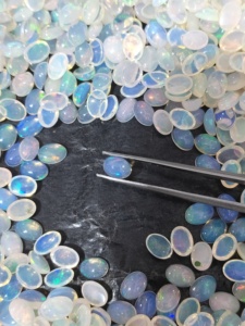 Natural Ethopian <b>Opal</b> 7x5MM Oval Cut Best Quality Natural Gemstone for Jewelry Making - Product Image 1