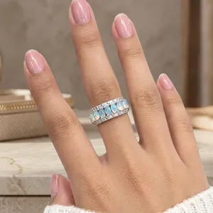 Bague d'éternité ovale en opale, argent sterling, alliances minimalistes, bijoux en pierres précieuses arc-en-ciel - Product Image 2