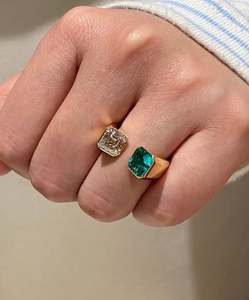 Anillo de Compromiso de Moissanita Cultivada en Laboratorio con Engaste de Garras en Plata de Ley 925 Chapada en Oro de 14K para Aniversario de Bodas y Fiestas - Product Image 4