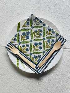 Chemin de table réutilisable et lavable en coton tissé 100 %, imprimé floral bleu, poids moyen 100 GSM, pour la décoration de table à manger à la maison ou pour un mariage - Product Image 3