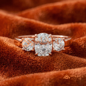 Bague à trois pierres en moissanite pour femme, or rose, bijoux de fiançailles, de mariage, d'anniversaire, cadeau, style élégant, style tendance au quotidien - Product Image 1