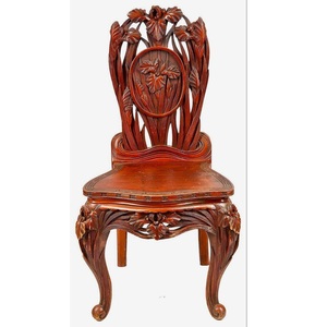 Chaise de salle à manger de luxe en bois massif, sculptée à la main, avec motif de fleur d'iris, finition cerisier antique - Product Image 1