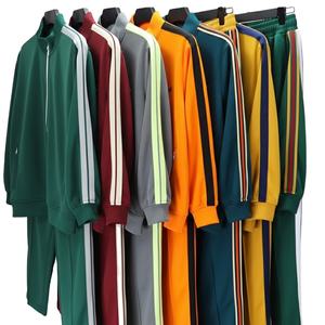 ชุดวอร์มลำลองสำหรับผู้ชายและผู้หญิง ชุดออกกำลังกายสองชิ้น ผ้าสแปนเด็กซ์ โพลีเอสเตอร์ เหมาะสำหรับวิ่งและเล่นกีฬาในฤดูใบไม้ร่วง - Product Image 1