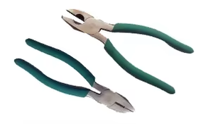 Alicates combinados de acero al carbono con mango cómodo de PVC verde, alicates de liniero para electricistas, para cortar cables, de alta resistencia. - Product Image 3