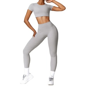 Conjunto Deportivo de 2 Piezas para Mujer, Transpirable, Acanalado, 100% Poliéster, Sin Costuras, para Gimnasio, Fitness, Yoga, Running y Entrenamiento - Product Image 4