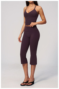 Ensemble de sport 2 pièces pour femme : soutien-gorge de sport et tenue de fitness personnalisée - Product Image 3
