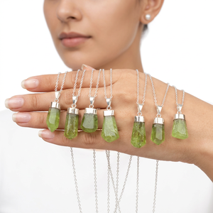 Collar con Colgante de Cristal de Peridoto Natural al por Mayor, con Plata de Ley 925, Joyería de Piedras Preciosas Hecha a Mano - Product Image 1