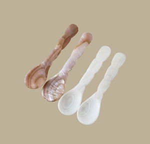 Cuchara de Nácar Natural al por Mayor, Hecha a Mano con Mango en Espiral, Diseño Clásico, Apta para Lavavajillas, Cubertería Ecológica - Product Image 2