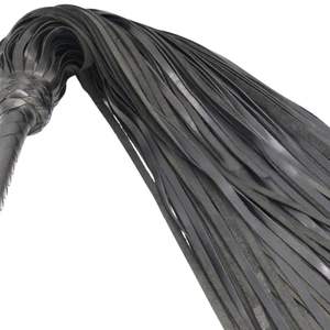 Flogger de piel de oveja con hebilla de acero de 2.5 cm de ancho, estampado por transferencia térmica con diseño de aguja, agarre cómodo y tiras largas y fluidas. - Product Image 4