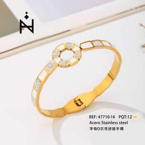 Bracelet et jonc en cristal PULSERA avec coquille en forme de lettre O - Product Image 1