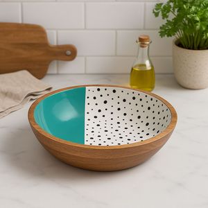 Bol en bois élégant avec finition émaillée, idéal pour servir des fruits frais, des salades et des collations lors de réunions de famille - Product Image 6
