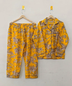 Conjunto de Pijama y Ropa de Estar para Mujer, Tejido a Mano, 100% Algodón, Estampado Floral Amarillo, Elegante, Artesanal, Sanganeri - Product Image 1