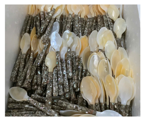 ช้อนเปลือกหอยธรรมชาติทำมือ สวยงามหรูหรา สำหรับโรงแรมและร้านอาหาร - Product Image 1